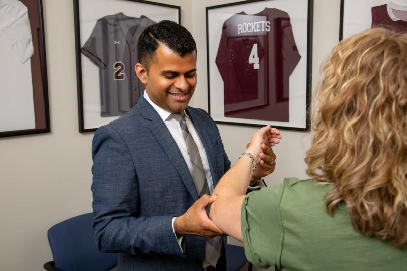 Jay S. Umarvadia, MD Andrews Sports Medicine Orthpaedic Center